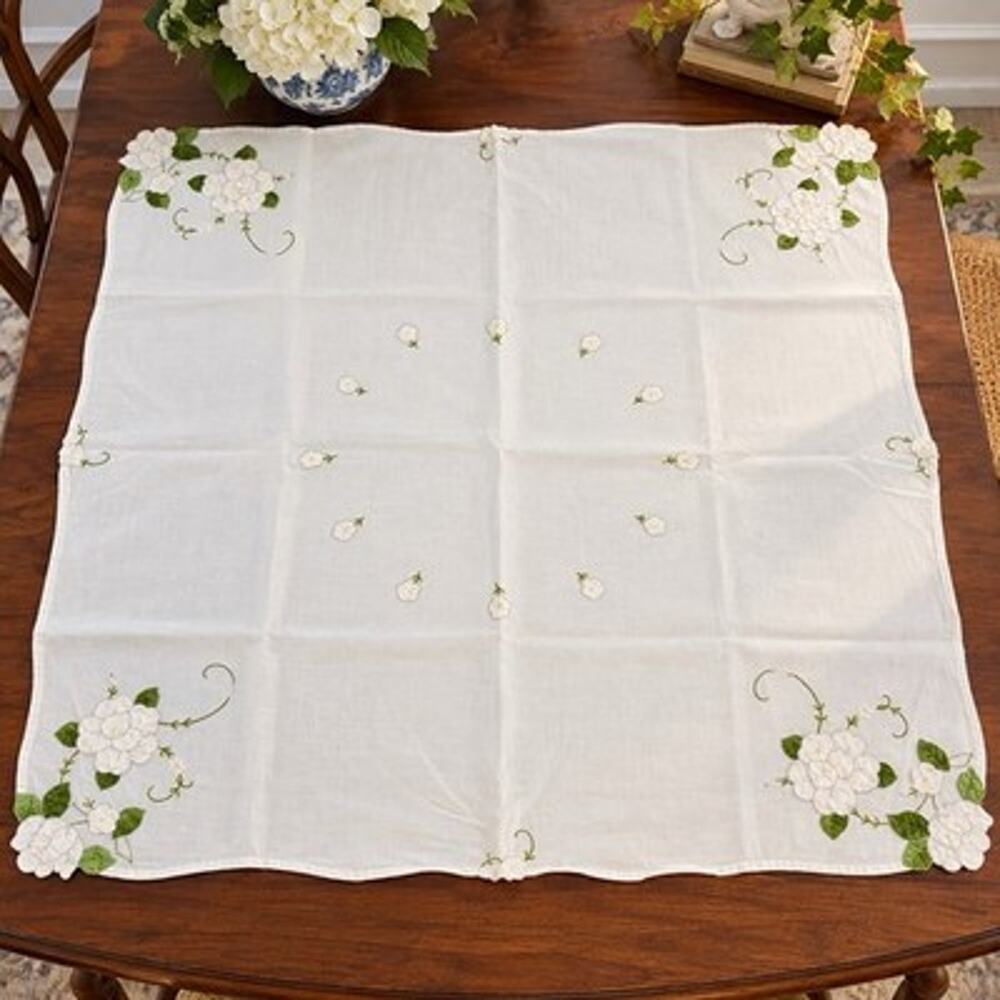 Vintage White Floral Appliqué Embroidered Tablecloth 31” Square Cottage